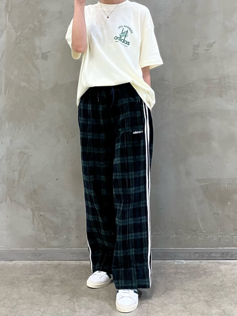 adidas コーデュロイ タータン ワイドレッグパンツ 楽天市場】【公式】アディダス adidas 返品可 ライフスタイル