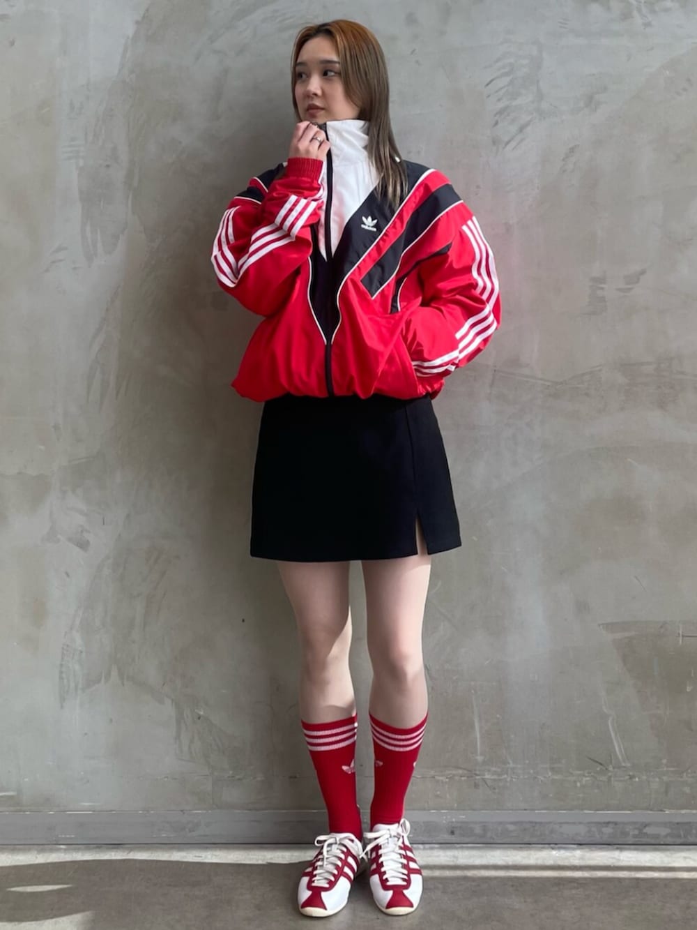 「スニーカー、adidas、アディダス、adidas originals、長袖Tシャツ、Japan、ジャパン、トラックトップ、アディカラー、rasant」｜「adidasのアディカラー クラシックス スリーストライプス 長袖Tシャツ / ロンT / アディダスオリジナルス adidas Originals（Tシャツ/カットソー、ホワイト系）」を使った、RTさん（レディース・160cm）の冬コーディネートの3枚目の写真