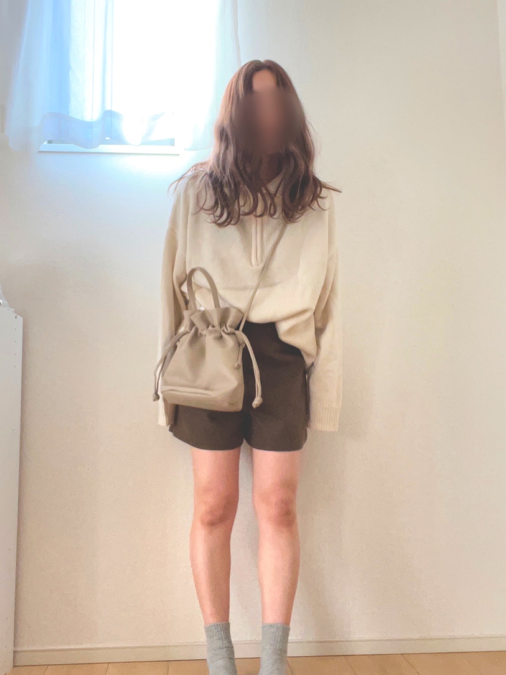 「私の推しブランド、冬コーデ、オトナ女子、低身長コーデ、ホワイト、冬アウター、低身長女子、ボアジャケット、お洒落さんとつながりたい、ホワイトコーデ」｜「WEGOのWEGO/ハーフZIPニットプルオーバー（ニット/セーター、ホワイト系）」を使った、あじしおさん（レディース・151cm）の冬コーディネートの2枚目の写真