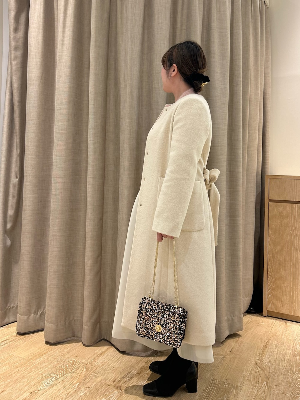 Hori.Aさんの「ノーカラーシャギーコート（NOLLEY’S）」を使ったコーディネートの2枚目の写真