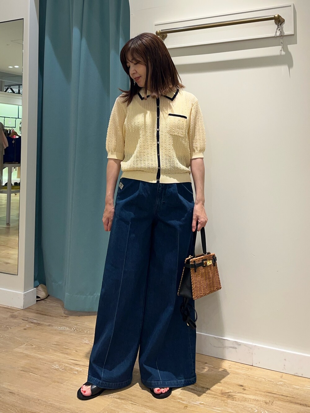 「ポロニット、デニム、デニムコーデ、ワイドデニム、夏コーデ、スポーツミックス、オトナカワイイ、大人コーデ、秋先取りコーデ、大人女子、秋服準備はじめました、大人可愛い」｜「Rie Millerの【RM denim】ワイドスラックスデニム（デニムパンツ、ブルー系）」を使った、ITOさん（レディース・156cm）の夏コーディネートの2枚目の写真