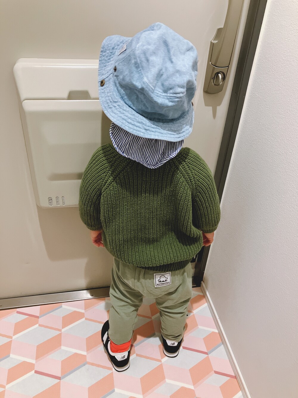 「春服デビュー宣言、登園スタイル、キッズコーデ、カジュアルコーデ、おとこのこ」｜「RAGMARTのアイテム（カーディガン/ボレロ、グリーン系）」を使った、りんちゃんのさん（キッズ・90cm）の春コーディネートの3枚目の写真