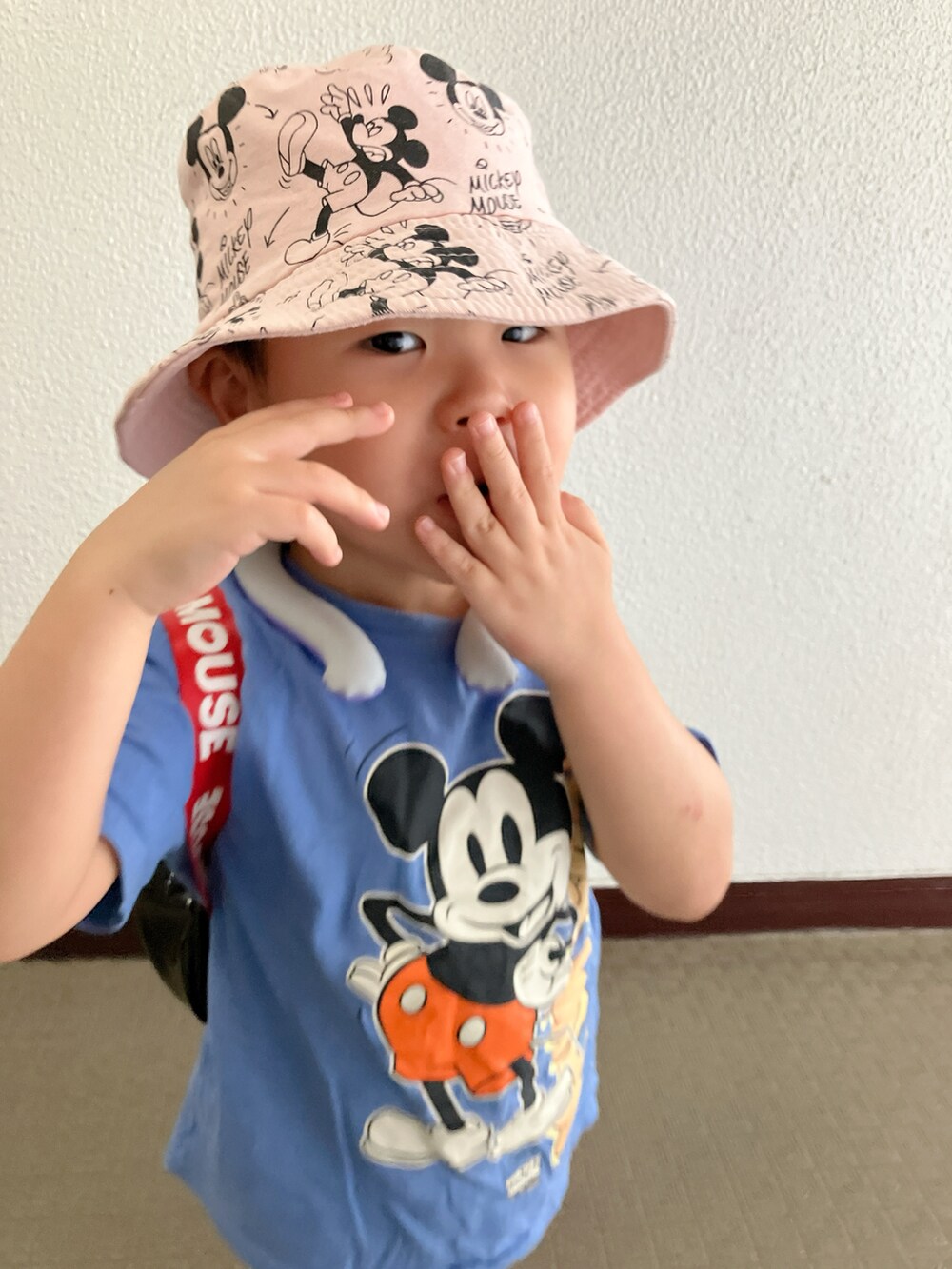 「登園スタイル、スポーツミックス」｜「H&Mのアイテム（Tシャツ/カットソー、ブルー系）」を使った、りんちゃんのさん（キッズ・100cm）の夏コーディネートの4枚目の写真