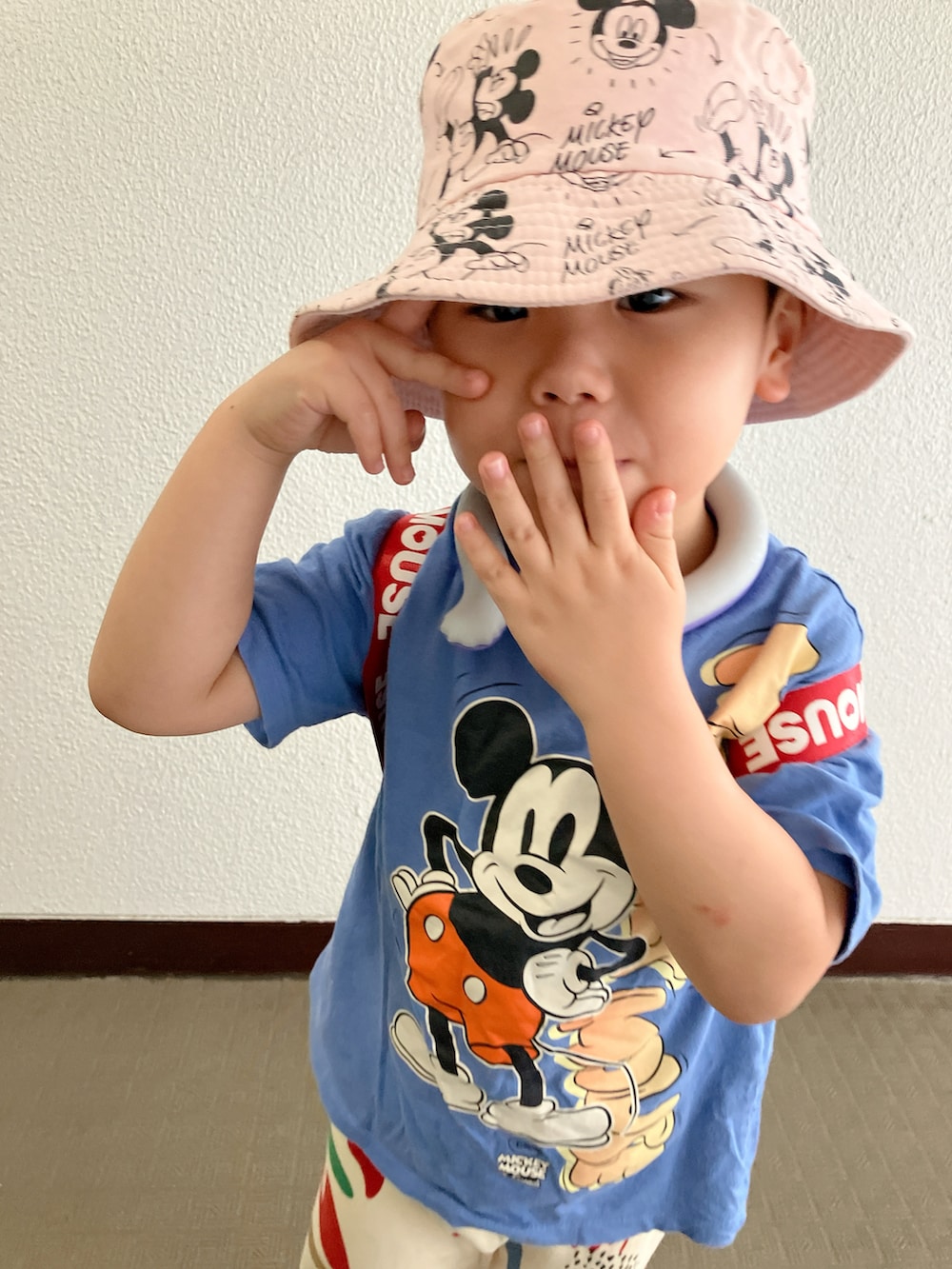 「登園スタイル、スポーツミックス」｜「H&Mのアイテム（Tシャツ/カットソー、ブルー系）」を使った、りんちゃんのさん（キッズ・100cm）の夏コーディネートの5枚目の写真