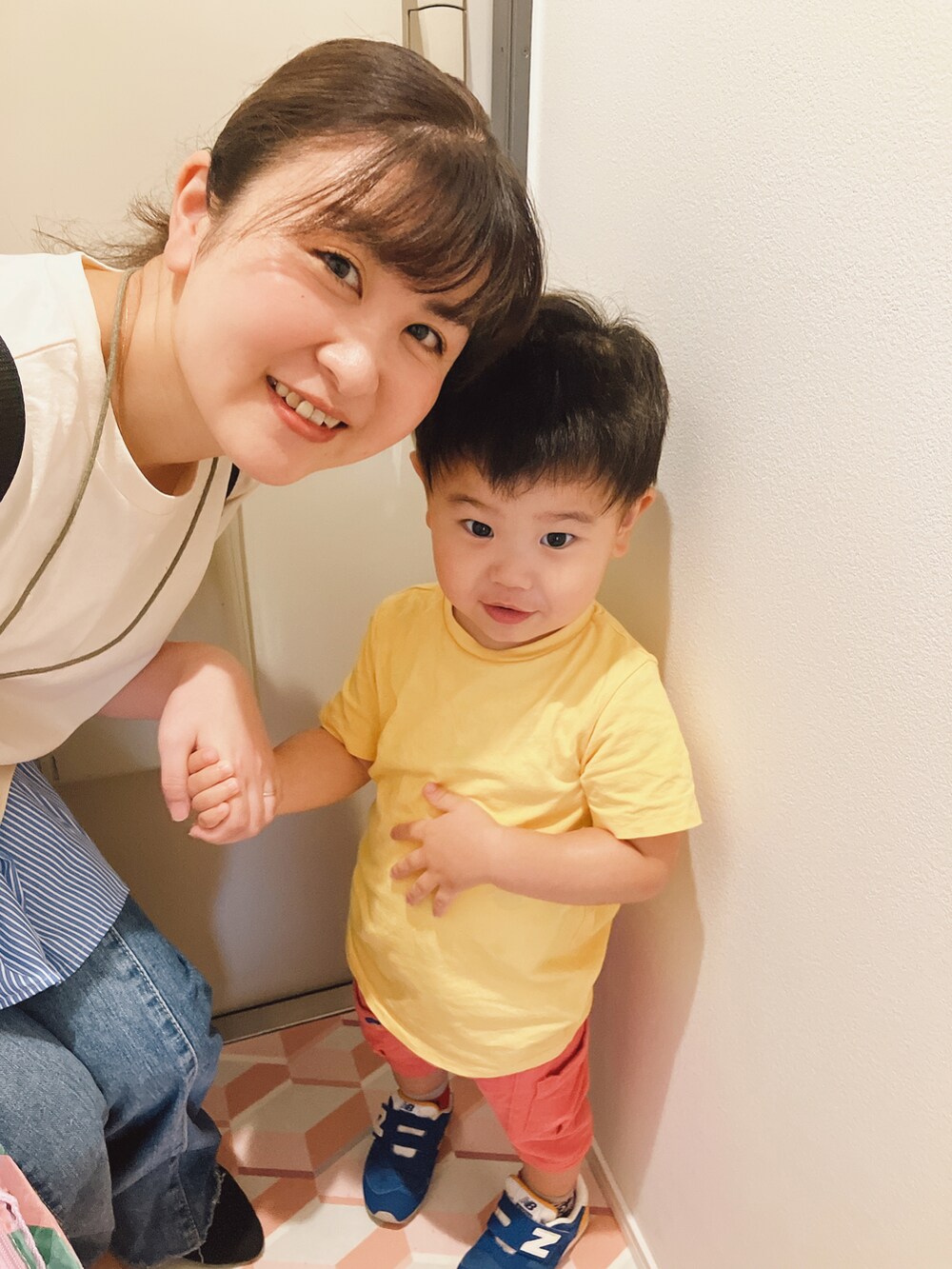「登園スタイル、夏だ！Tシャツ着よう！、夏コーデ、ハーフパンツ」｜「H&Mのアイテム（Tシャツ/カットソー、イエロー系）」を使った、りんちゃんのさん（キッズ・90cm）の夏コーディネートの2枚目の写真