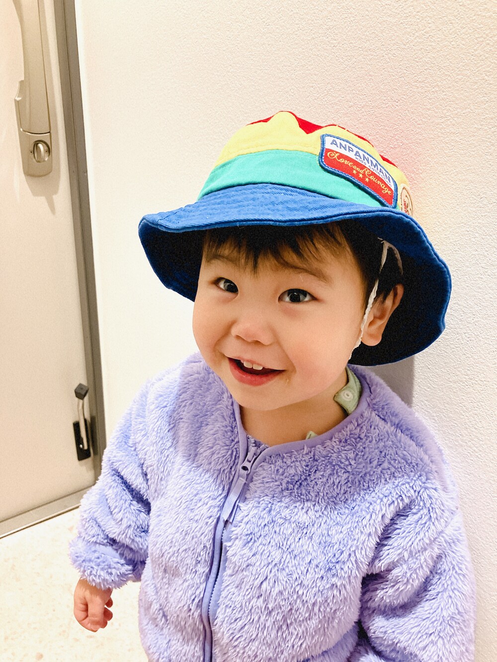 「登園スタイル、モコモコアウター、GU、フリース」｜「GUのアイテム（その他アウター、ピンク系）」を使った、りんちゃんのさん（キッズ・90cm）の冬コーディネートの5枚目の写真