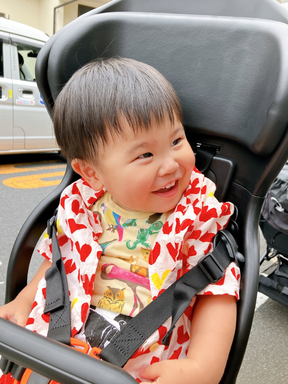 「男の子、ゆるコーデ、中国ブランド、なみすけ」｜「アリババのやつのアイテム（シャツ/ブラウス、レッド系）」を使った、りんちゃんのさん（キッズ・90cm）の秋コーディネートの3枚目の写真