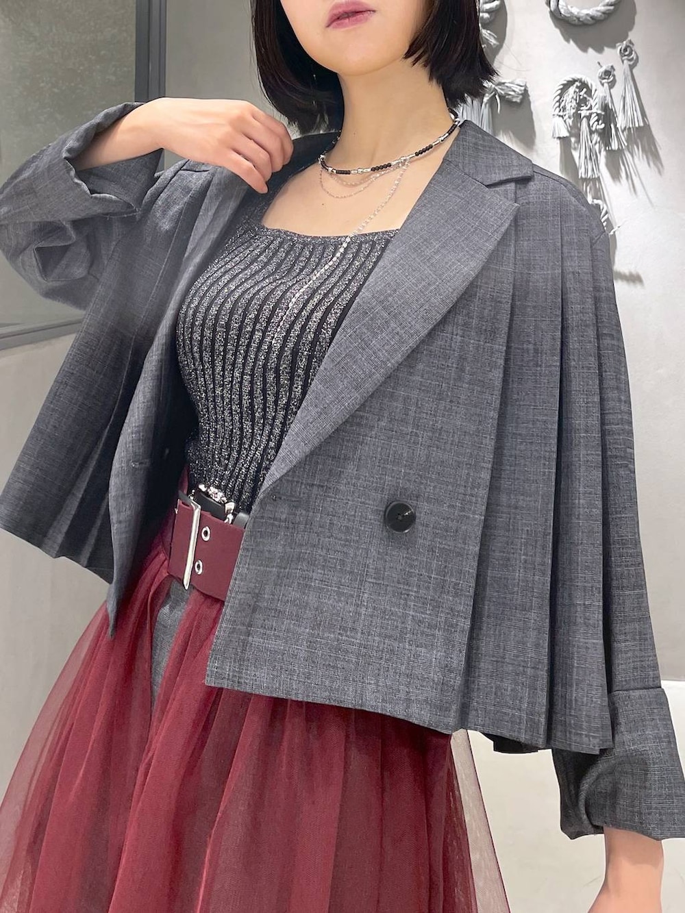 「低身長、モード、個性派、デート/ロマンティック、夏コーデ、骨格ウェーブ、きれいめ、カラーコーデ_HARE、HARE、レイヤードスタイル」｜「HAREの2WAYスクエアラメニットタンクトップ(HARE)（タンクトップ、ブラック系）」を使った、ぽんさん（レディース・155cm）の夏コーディネートの8枚目の写真