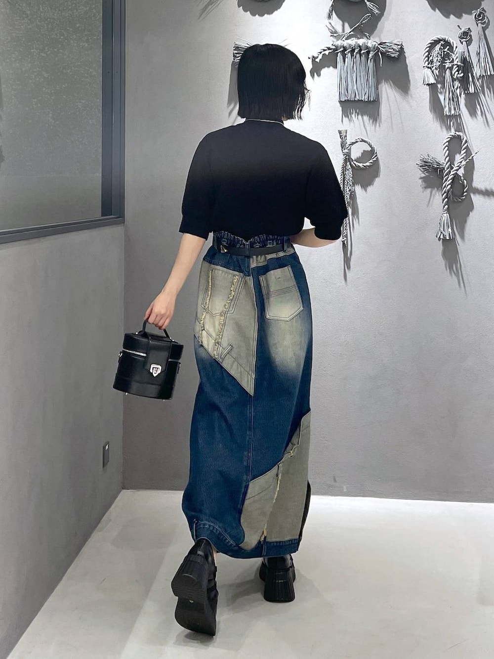 「低身長、モード、個性派、デート/ロマンティック、夏コーデ、骨格ウェーブ、きれいめ、HARE、カラーコーデ_HARE、ニット、接触冷感、スカート、きれいめカジュアル、ロングスカート」｜「HAREの2WAYスクエアラメニットタンクトップ(HARE)（タンクトップ、ブラック系）」を使った、ぽんさん（レディース・155cm）の夏コーディネートの7枚目の写真