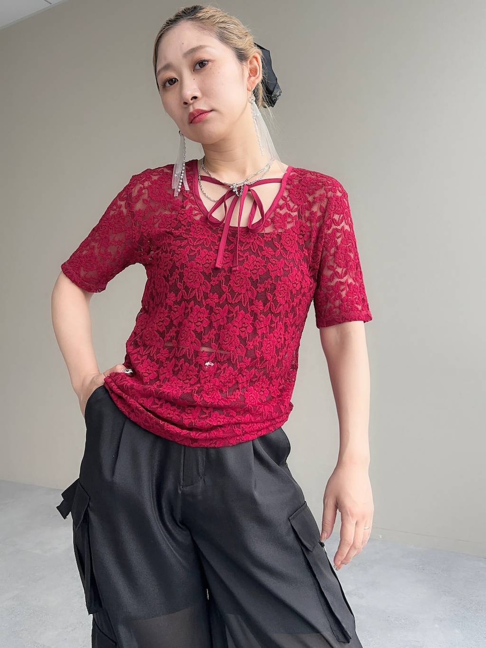 「きれいめ、着痩せ・細見え、モード、結婚式2次会、休日コーデ、デート/ロマンティック、夏コーデ、女子会、個性派、カラーコーデ_HARE、HARE、Tシャツ、ワイドパンツ、モテ」｜「HAREのイソザイポケットショルダーバッグ(HARE)（ショルダーバッグ、ブラック系）」を使った、hare_usamiさん（レディース・158cm）の夏コーディネートの3枚目の写真