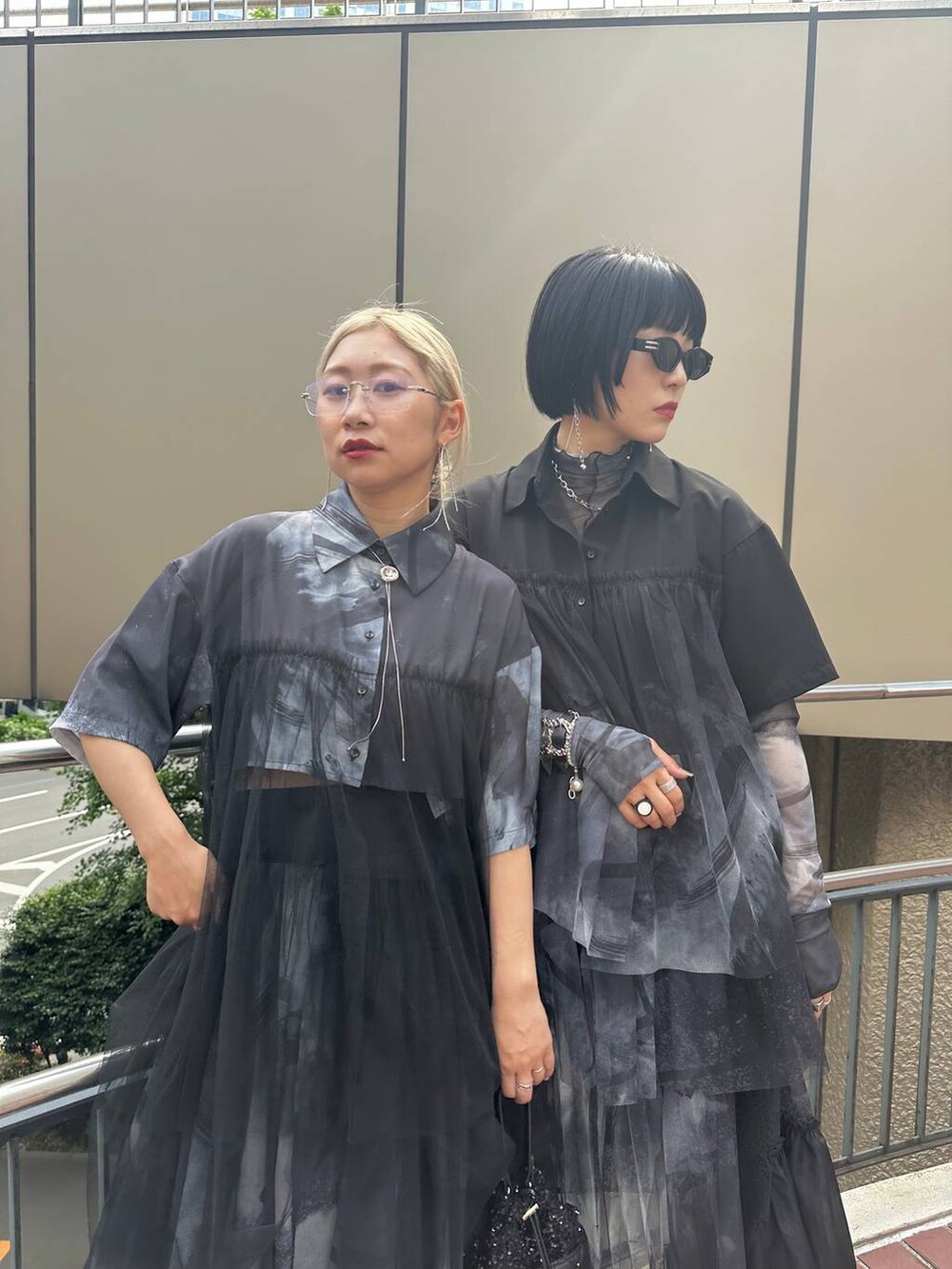 「体型カバー、着痩せ・細見え、モード、結婚式2次会、休日コーデ、デート/ロマンティック、夏コーデ、女子会、個性派、モテ、きれいめ、カラーコーデ_HARE、HARE、リンクコーデ」｜「HAREのシャークソールチャンキーサンダル(HARE)（サンダル、ブラック系）」を使った、hare_usamiさん（骨格ウェーブ・レディース・158cm）の春コーディネートの3枚目の写真