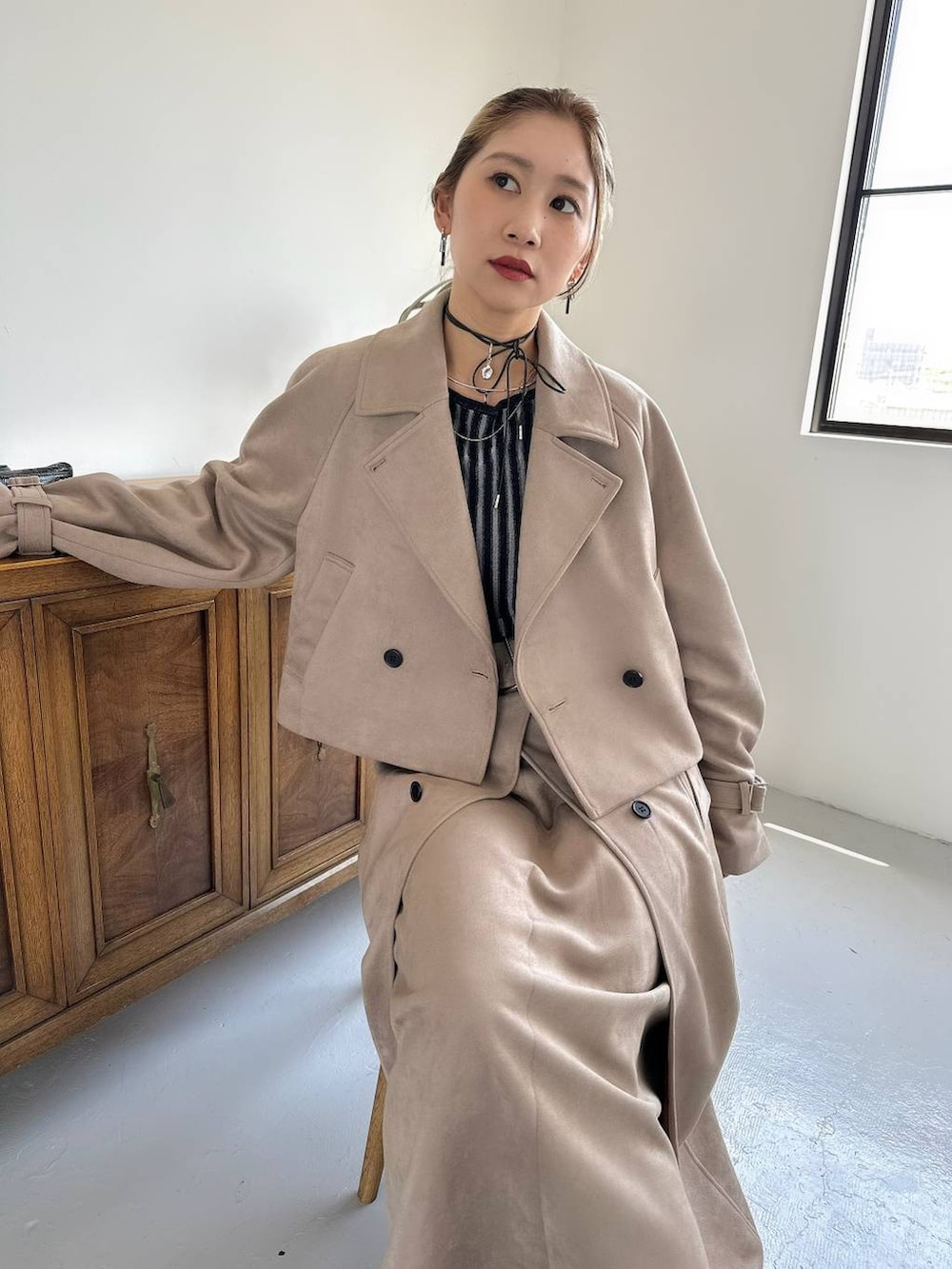 「カラーコーデ_HARE、HARE、セットアップ、きれいめ、着痩せ・細見え、モード、結婚式2次会、休日コーデ、デート/ロマンティック、夏コーデ、女子会、個性派、モテ、スカート、ワントーン」｜「HAREのFlowerエンボスミニトートバッグ(HARE)（ショルダーバッグ、ブラック系）」を使った、hare_usamiさん（レディース・158cm）の夏コーディネートの4枚目の写真