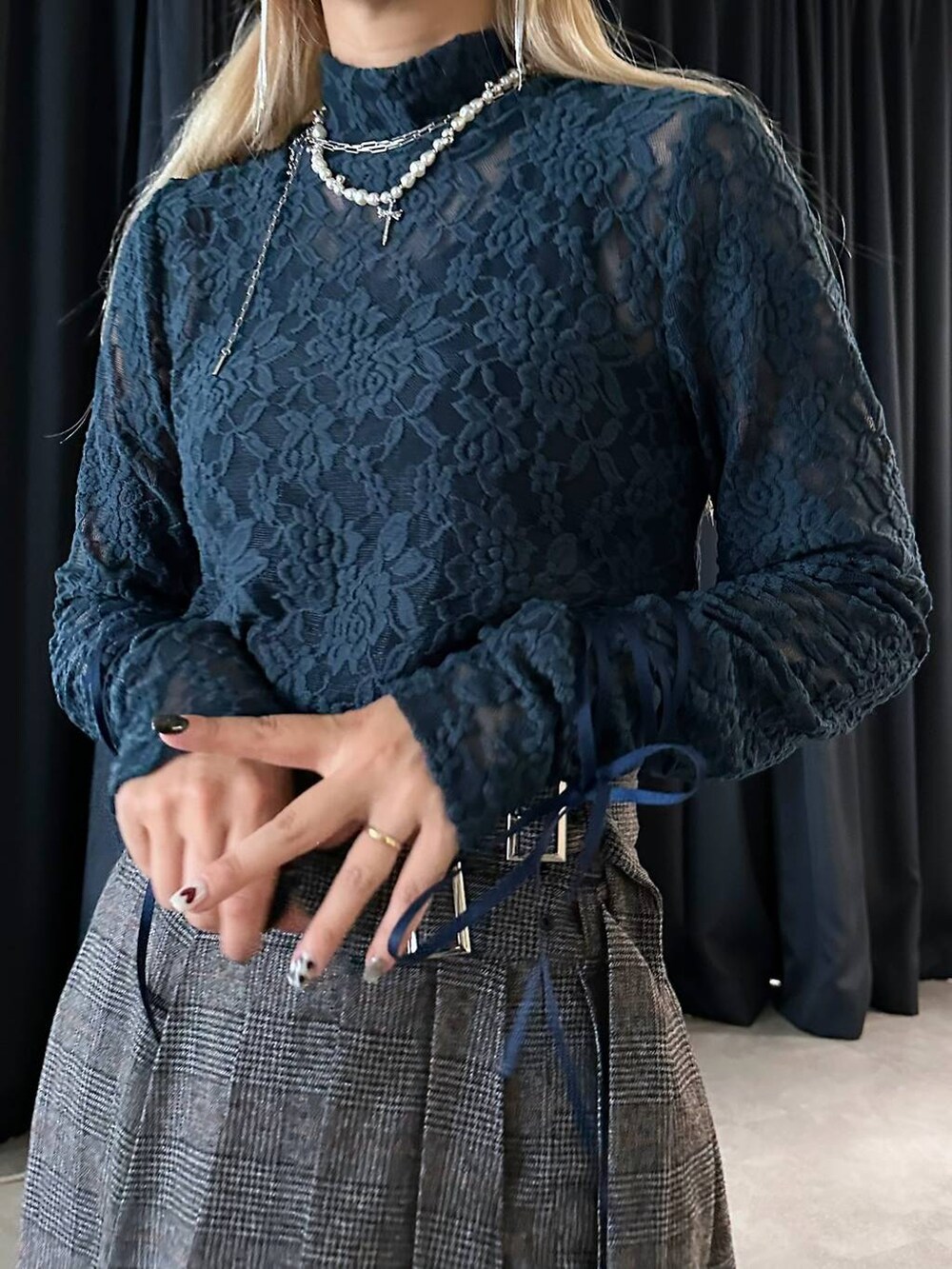 「体型カバー、着痩せ・細見え、モード、結婚式2次会、休日コーデ、デート/ロマンティック、秋コーデ、女子会、個性派、モテ、きれいめ、カラーコーデ_HARE、HARE、セットアップ、ハット」｜「HAREのベルトデザインローファー(HARE)（ローファー、ブラック系）」を使った、hare_usamiさん（骨格ウェーブ・レディース・158cm）の秋コーディネートの9枚目の写真