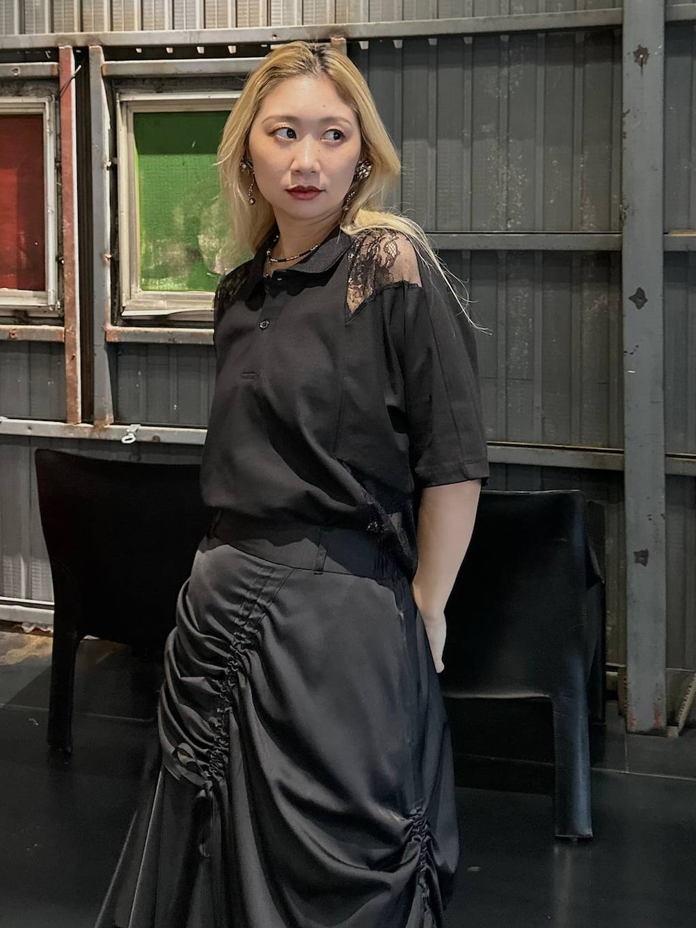 「きれいめ、着痩せ・細見え、モード、結婚式2次会、休日コーデ、デート/ロマンティック、夏コーデ、女子会、個性派、モテ、カラーコーデ_HARE、HARE、ロングスカート、ワントーン、Tシャツ」｜「HAREのメッシュレースアップブーサン(HARE)（サンダル、ブラック系）」を使った、hare_usamiさん（レディース・158cm）の夏コーディネートの3枚目の写真