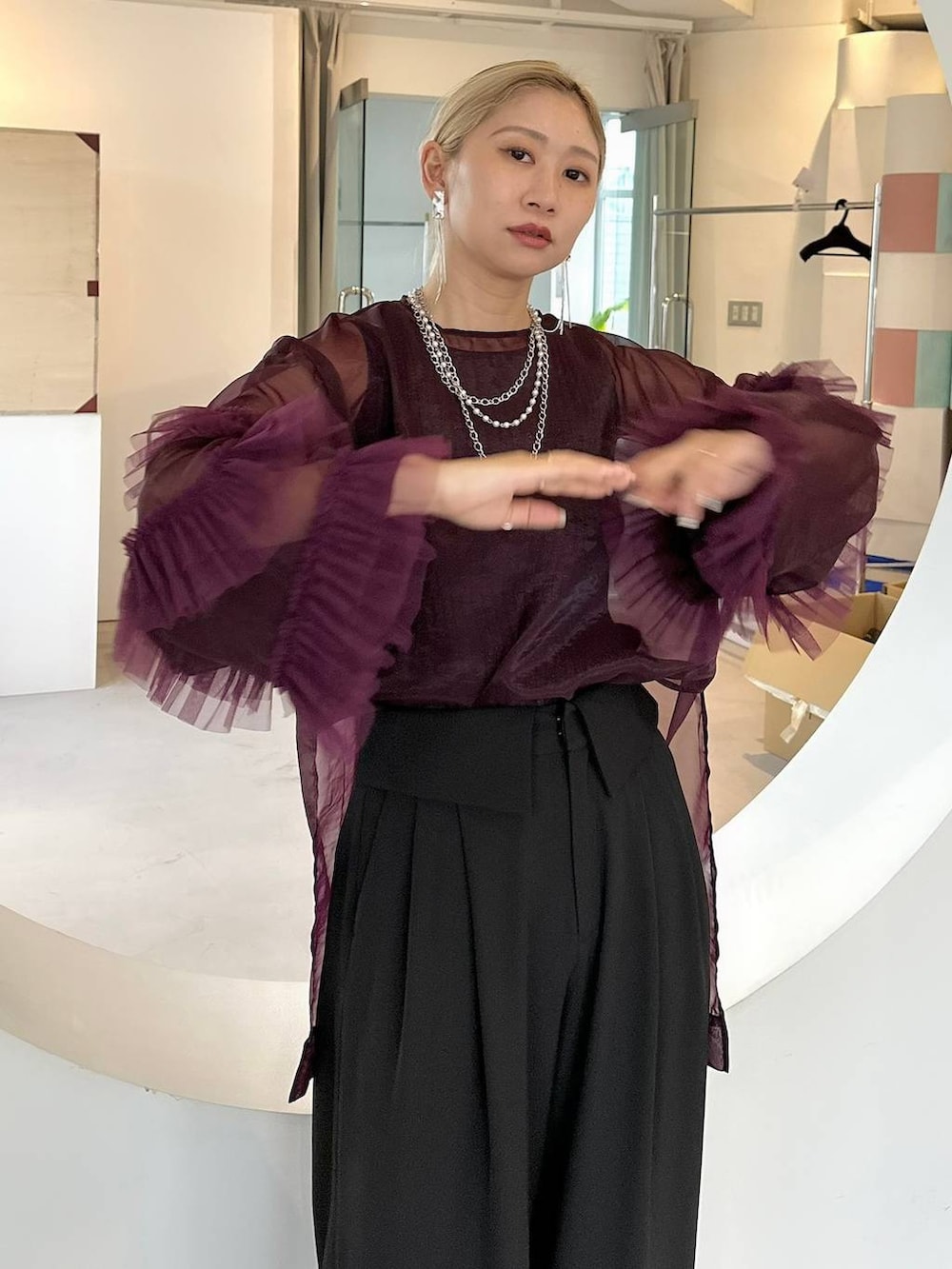 「きれいめ、着痩せ・細見え、モード、結婚式2次会、休日コーデ、デート/ロマンティック、夏コーデ、女子会、個性派、モテ、カラーコーデ_HARE、HARE、Tシャツ、ワイドパンツ」｜「HAREのチェーンフリンジイヤリング(HARE)（イヤリング、シルバー系）」を使った、hare_usamiさん（レディース・158cm）の夏コーディネートの4枚目の写真