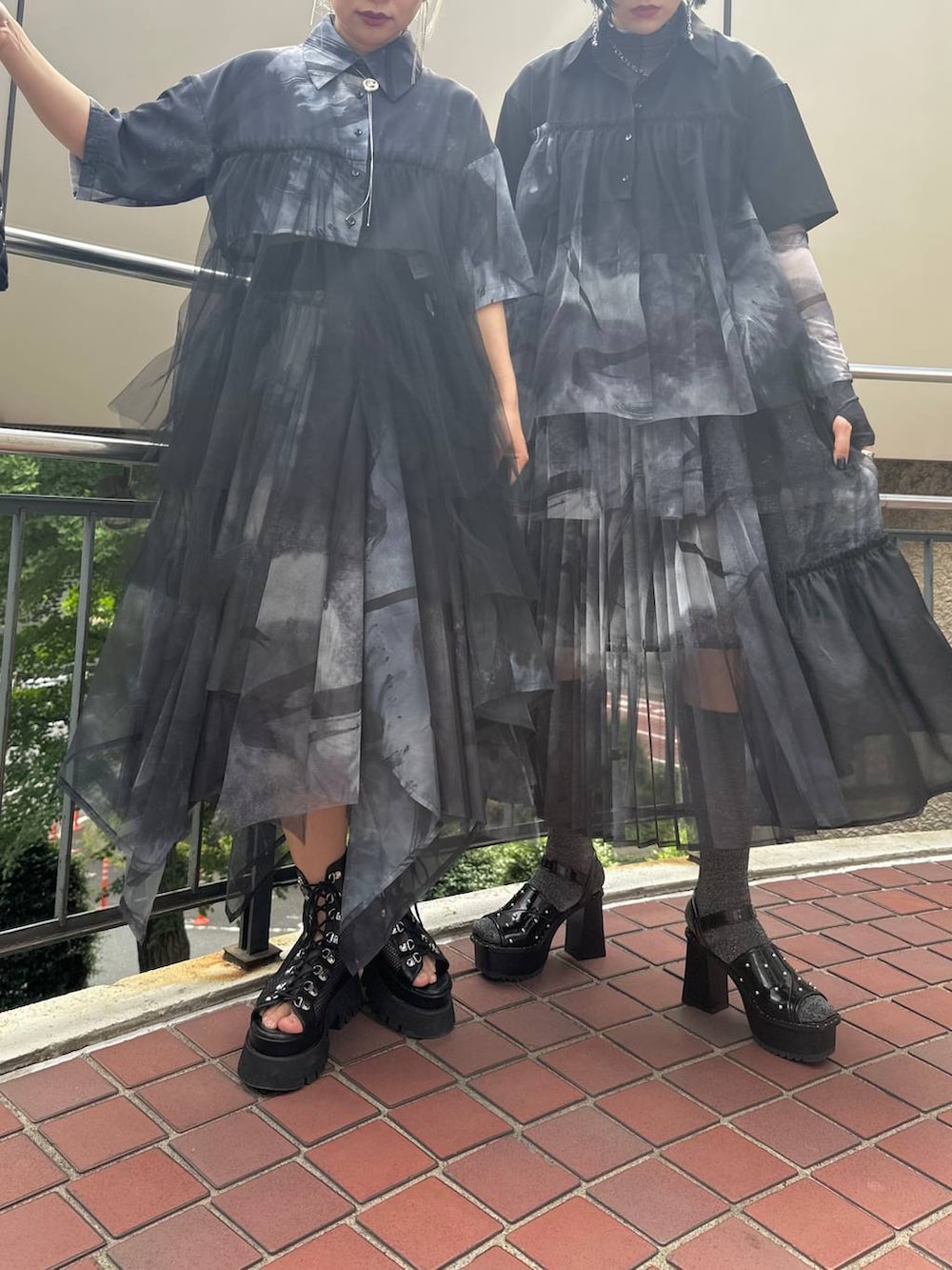 「体型カバー、着痩せ・細見え、モード、結婚式2次会、休日コーデ、デート/ロマンティック、夏コーデ、女子会、個性派、モテ、きれいめ、カラーコーデ_HARE、HARE、リンクコーデ」｜「HAREのシャークソールチャンキーサンダル(HARE)（サンダル、ブラック系）」を使った、hare_usamiさん（骨格ウェーブ・レディース・158cm）の春コーディネートの9枚目の写真