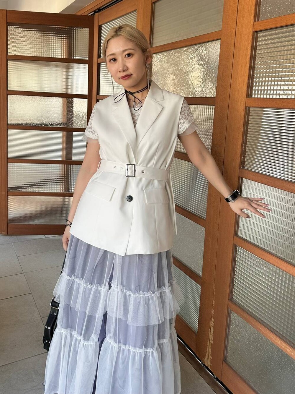 「きれいめ、着痩せ・細見え、モード、結婚式2次会、休日コーデ、デート/ロマンティック、春コーデ、女子会、個性派、モテ、カラーコーデ_HARE、HARE、ワンピース、スカート」｜「HAREのデザインレースアップブーサン(HARE)（サンダル、シルバー系）」を使った、hare_usamiさん（レディース・158cm）の春コーディネートの3枚目の写真