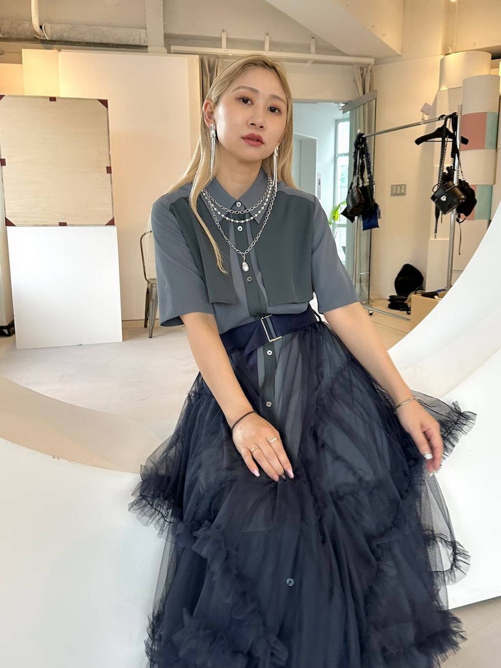 「きれいめ、着痩せ・細見え、モード、結婚式2次会、休日コーデ、デート/ロマンティック、夏コーデ、女子会、個性派、モテ、カラーコーデ_HARE、HARE、ワンピース」｜「HAREのチェーンフリンジイヤリング(HARE)（イヤリング、シルバー系）」を使った、hare_usamiさん（レディース・158cm）の夏コーディネートの5枚目の写真