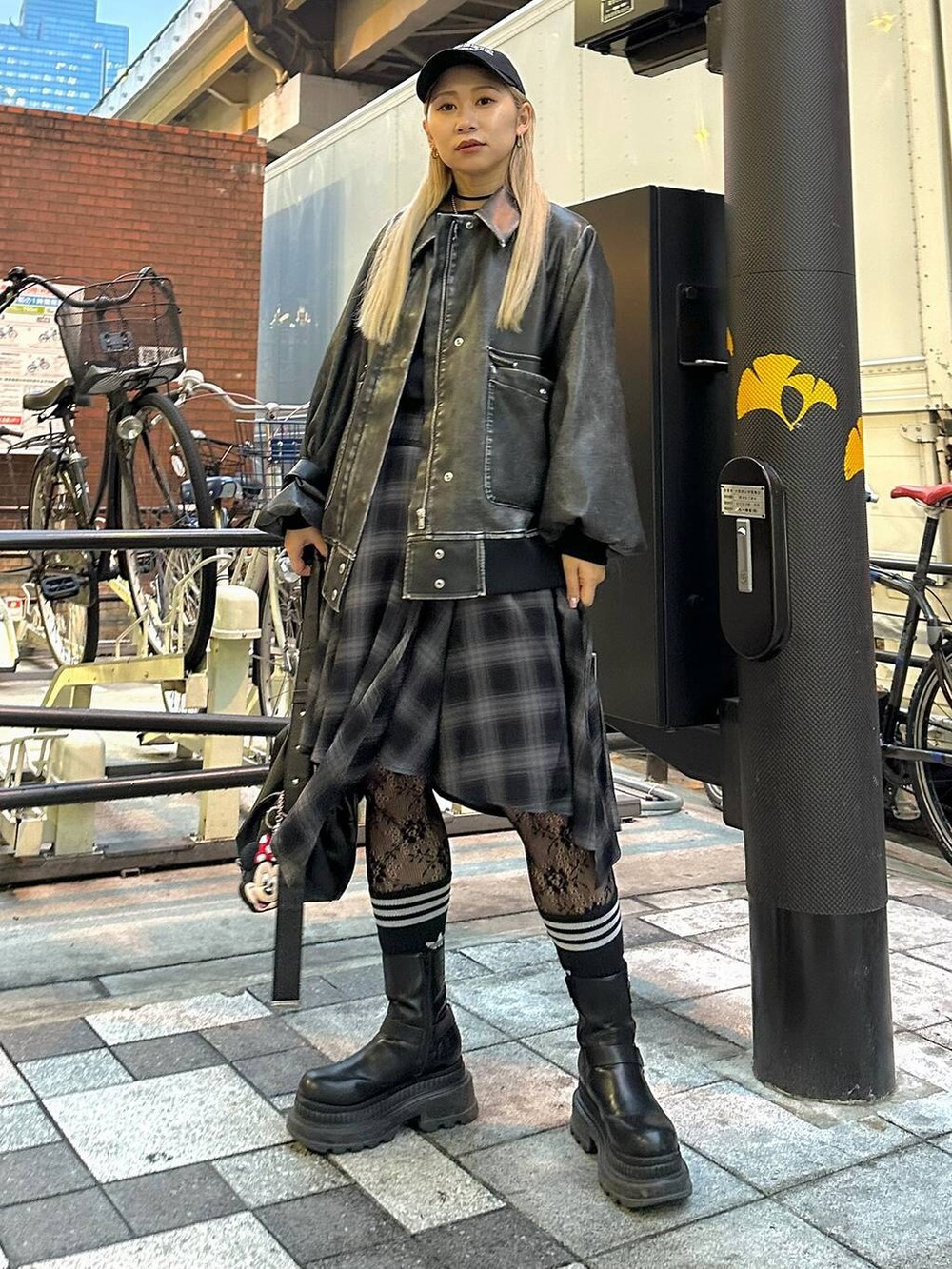 hare_usamiさんの「フェイクレザーステンミドルブルゾン(HARE)（HARE）」を使ったコーディネートの9枚目の写真