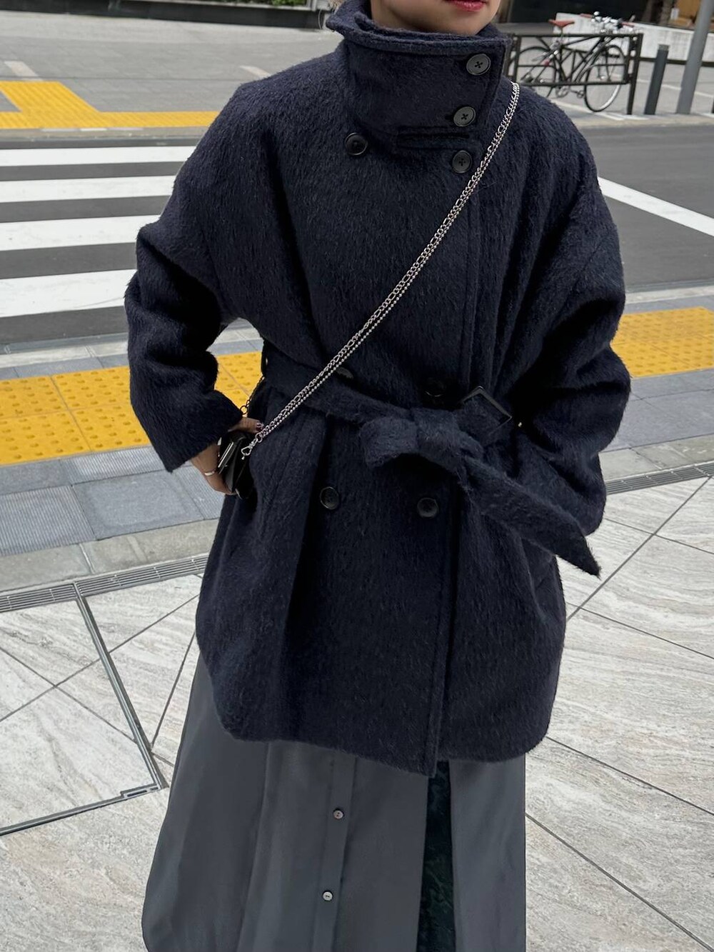 「体型カバー、着痩せ・細見え、モード、結婚式2次会、休日コーデ、デート/ロマンティック、秋コーデ、女子会、個性派、モテ、きれいめ、カラーコーデ_HARE、HARE、コート、ピーコート」｜「HAREのシャギースタンドブルゾン(HARE)（ブルゾン、パープル系）」を使った、hare_usamiさん（レディース・158cm）の秋コーディネートの5枚目の写真
