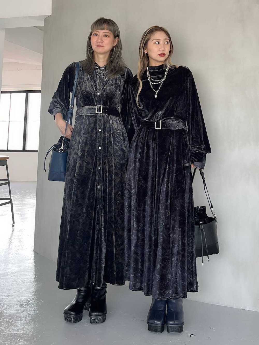 「女子会、個性派、ワンピース、きれいめ、着痩せ・細見え、モード、結婚式2次会、休日コーデ、デート/ロマンティック、秋コーデ、モテ、HARE、秋冬新作」｜「HAREの2WAYペイズリーベロアワンピース(HARE)（ワンピース、ブラック系）」を使った、hare_usamiさん（レディース・158cm）の夏コーディネートの4枚目の写真