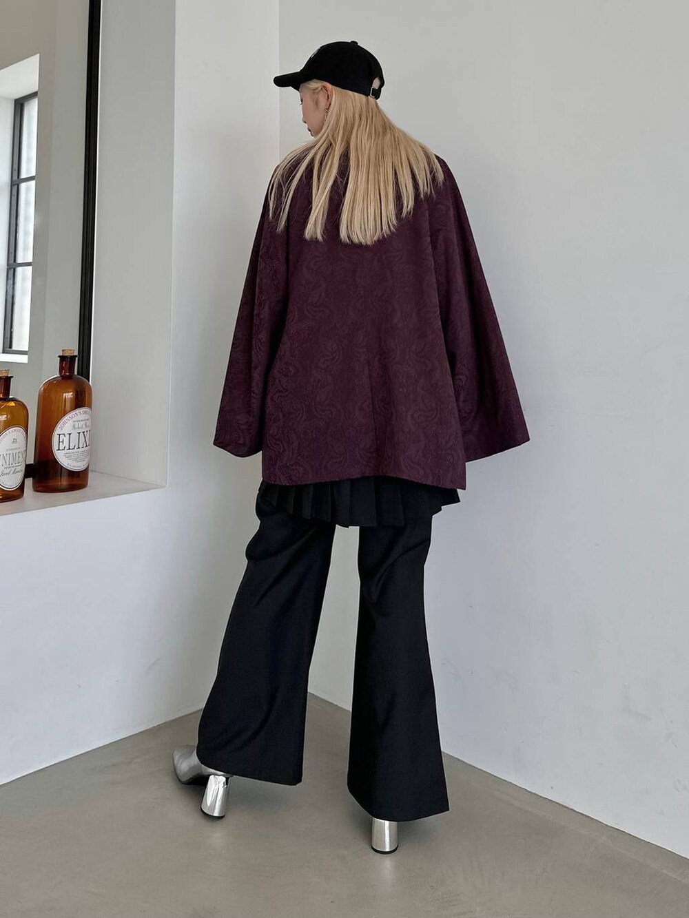「ジャケット、ジャケットスタイル、テーラードジャケット、ワイドパンツ、ブーツ、体型カバー、着痩せ・細見え、モード、結婚式2次会、休日コーデ、デート/ロマンティック、秋コーデ、女子会、個性派、モテ」｜「HAREのストリングデザインタンクトップ(HARE)（タンクトップ、ブラック系）」を使った、hare_usamiさん（骨格ウェーブ・レディース・158cm）の夏コーディネートの2枚目の写真