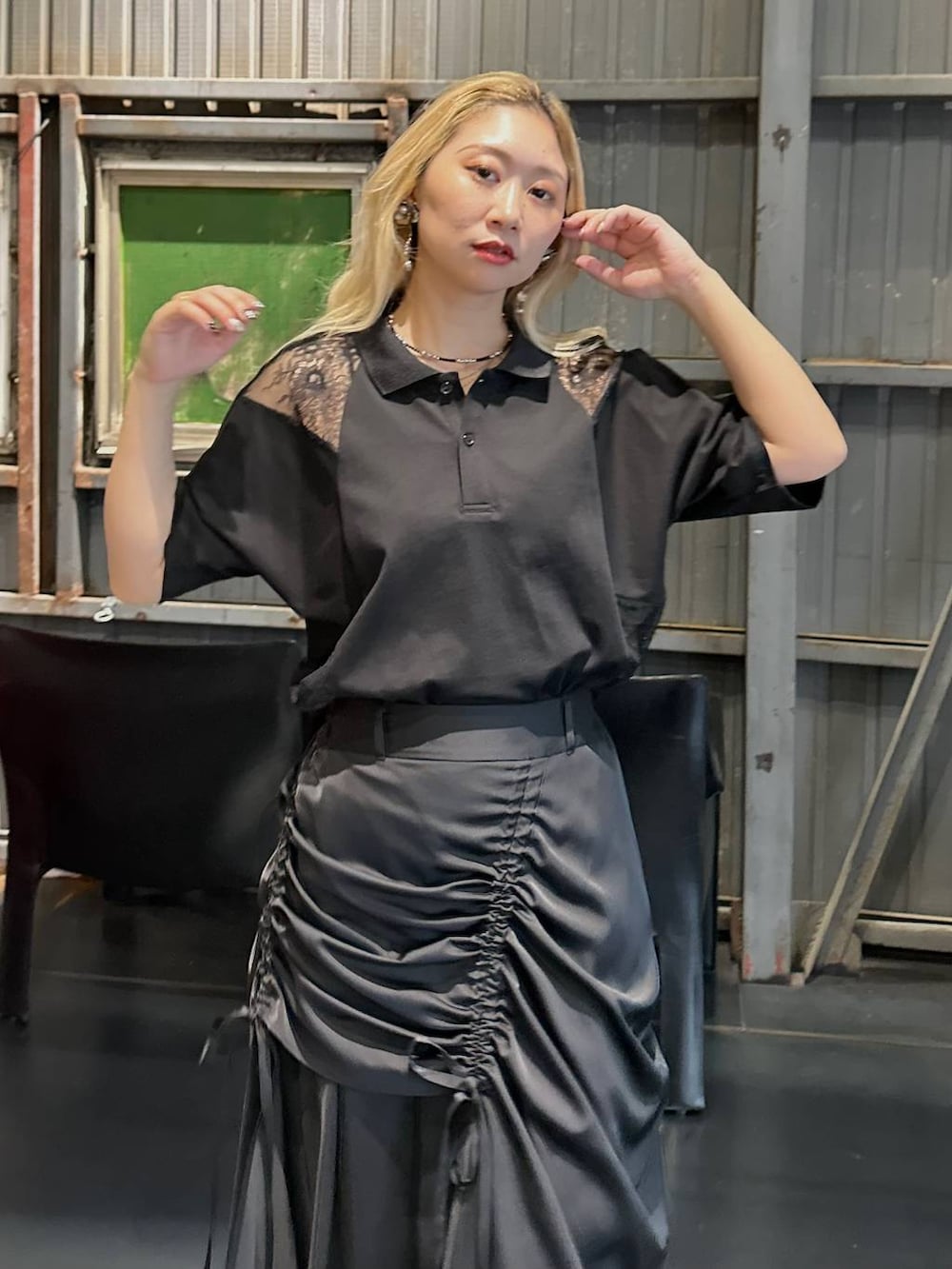 「きれいめ、着痩せ・細見え、モード、結婚式2次会、休日コーデ、デート/ロマンティック、夏コーデ、女子会、個性派、モテ、カラーコーデ_HARE、HARE、ロングスカート、ワントーン、Tシャツ」｜「HAREのメッシュレースアップブーサン(HARE)（サンダル、ブラック系）」を使った、hare_usamiさん（レディース・158cm）の夏コーディネートの4枚目の写真