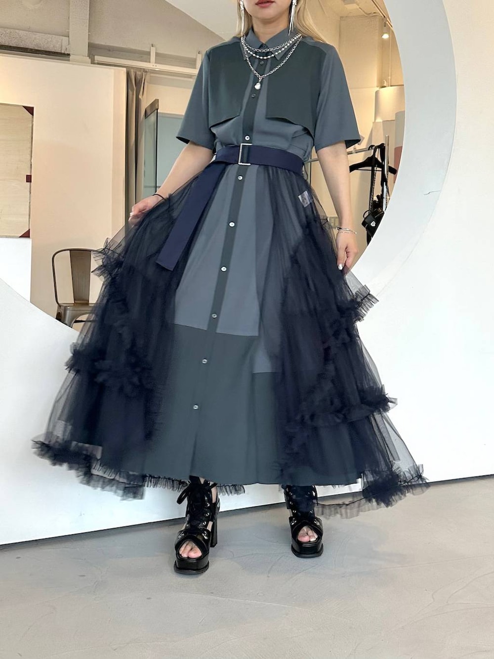 「きれいめ、着痩せ・細見え、モード、結婚式2次会、休日コーデ、デート/ロマンティック、夏コーデ、女子会、個性派、モテ、カラーコーデ_HARE、HARE、ワンピース」｜「HAREのチェーンフリンジイヤリング(HARE)（イヤリング、シルバー系）」を使った、hare_usamiさん（レディース・158cm）の夏コーディネートの6枚目の写真