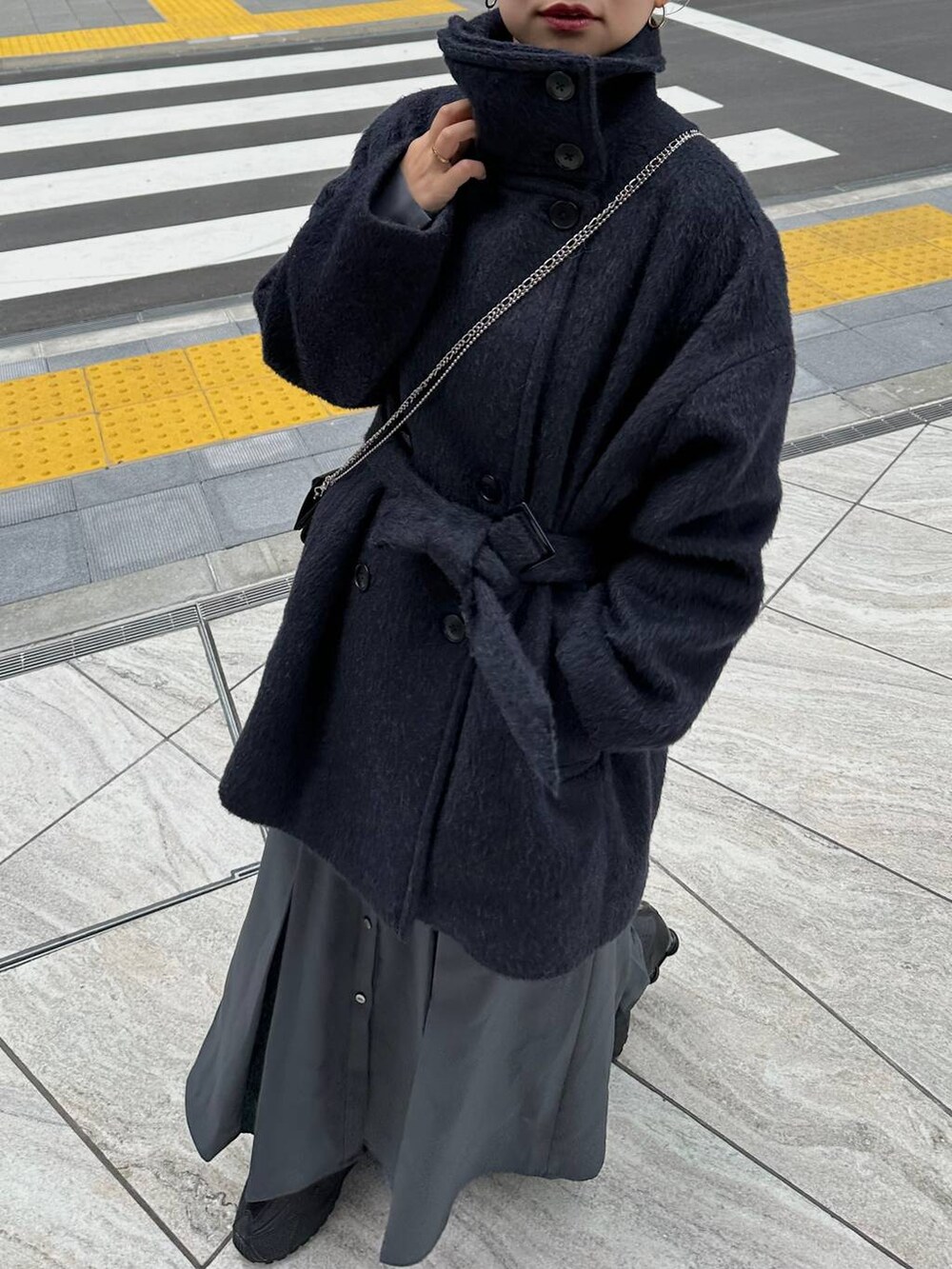 「体型カバー、着痩せ・細見え、モード、結婚式2次会、休日コーデ、デート/ロマンティック、秋コーデ、女子会、個性派、モテ、きれいめ、カラーコーデ_HARE、HARE、コート、ピーコート」｜「HAREのシャギースタンドブルゾン(HARE)（ブルゾン、パープル系）」を使った、hare_usamiさん（レディース・158cm）の秋コーディネートの4枚目の写真
