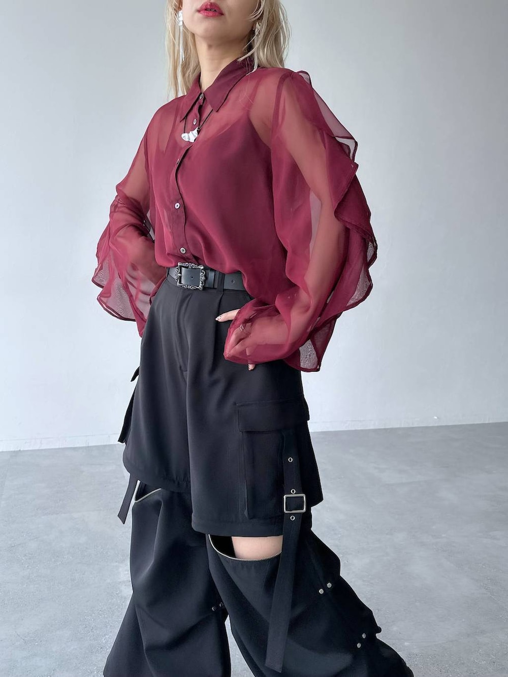 hare_usamiさんの「2WAYメタルカーゴパンツ(HARE)（HARE）」を使ったコーディネートの5枚目の写真