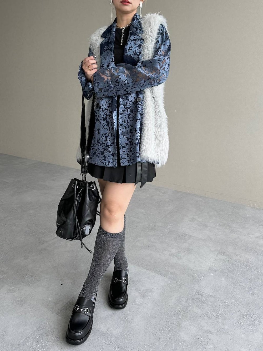 「きれいめ、着痩せ・細見え、モード、結婚式2次会、休日コーデ、デート/ロマンティック、夏コーデ、女子会、個性派、モテ、カラーコーデ_HARE、HARE、ジャケット、ジャケットスタイル」｜「HAREのモチーフツキチェーンネックレス(HARE)（ネックレス、シルバー系）」を使った、hare_usamiさん（レディース・158cm）の夏コーディネートの9枚目の写真