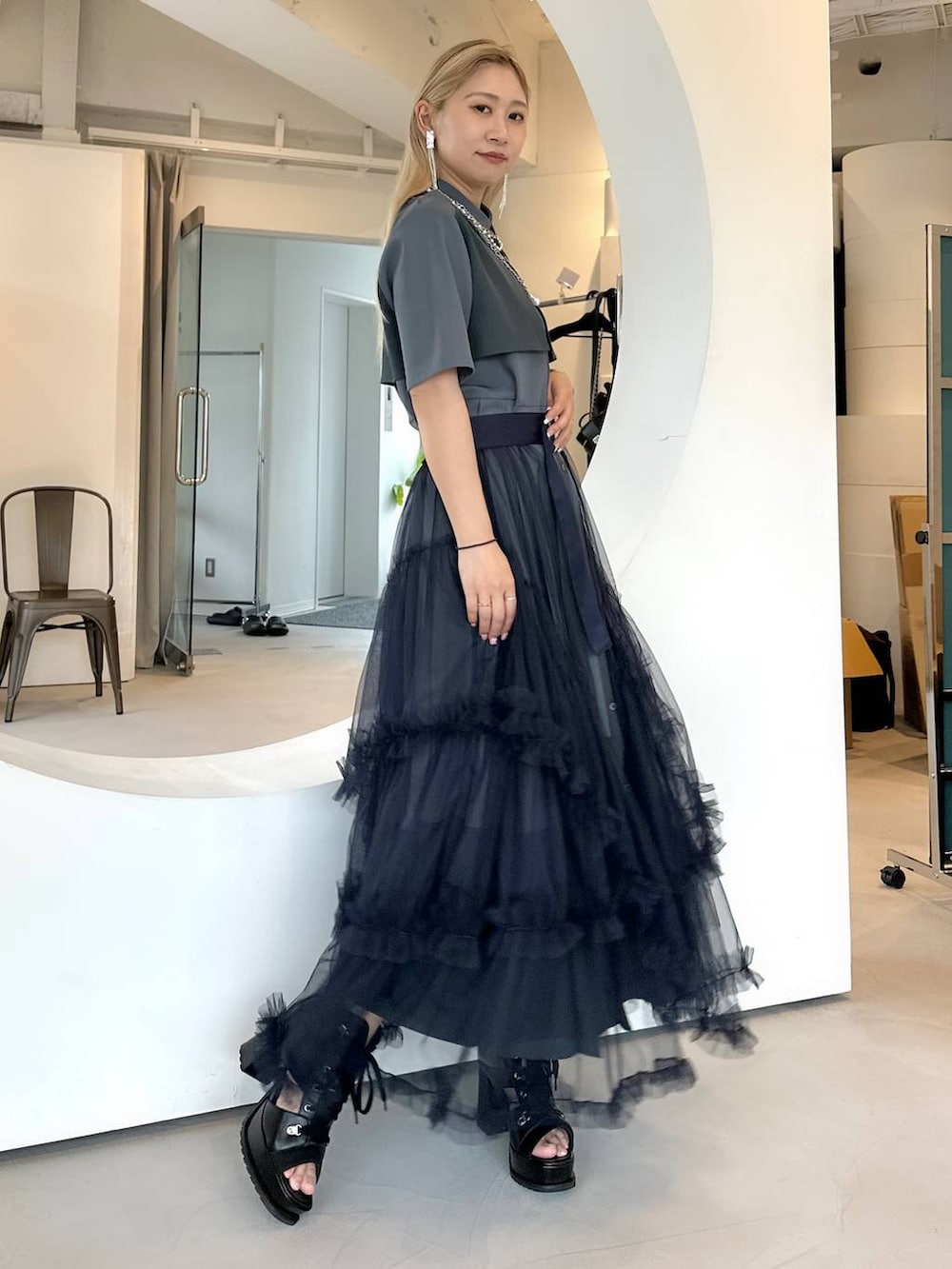 「きれいめ、着痩せ・細見え、モード、結婚式2次会、休日コーデ、デート/ロマンティック、夏コーデ、女子会、個性派、モテ、カラーコーデ_HARE、HARE、ワンピース」｜「HAREのチェーンフリンジイヤリング(HARE)（イヤリング、シルバー系）」を使った、hare_usamiさん（レディース・158cm）の夏コーディネートの2枚目の写真