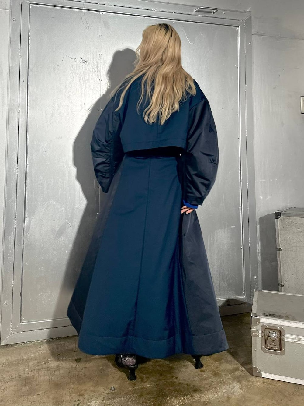 「ロングスカート、セットアップ、ブルゾン、ワントーン、体型カバー、着痩せ・細見え、モード、結婚式2次会、休日コーデ、デート/ロマンティック、秋コーデ、女子会、個性派、モテ、きれいめ」｜「HAREのビジューベルトパンプス(HARE)（パンプス、ブラック系）」を使った、hare_usamiさん（骨格ウェーブ・レディース・158cm）の夏コーディネートの2枚目の写真