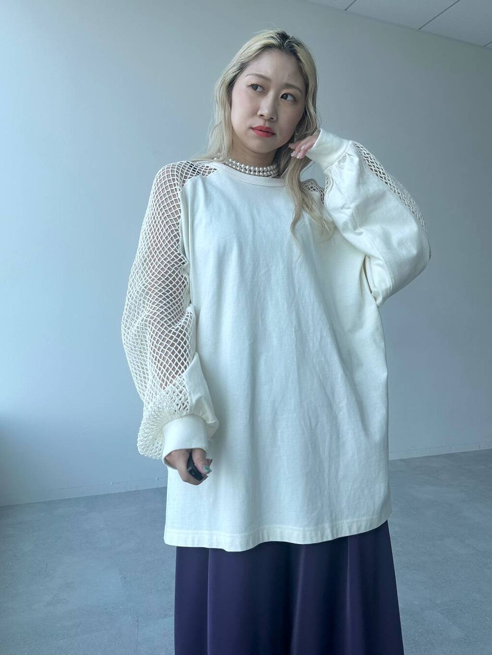 「夏コーデ、ロンT、ワイドパンツ、パンプス、個性派、モテ、きれいめ、カラーコーデ_HARE、HARE、体型カバー、着痩せ・細見え、モード、休日コーデ、デート/ロマンティック」｜「HAREのソデメッシュビッグT(HARE)（Tシャツ/カットソー、ホワイト系）」を使った、hare_usamiさん（骨格ウェーブ・レディース・158cm）の夏コーディネートの3枚目の写真