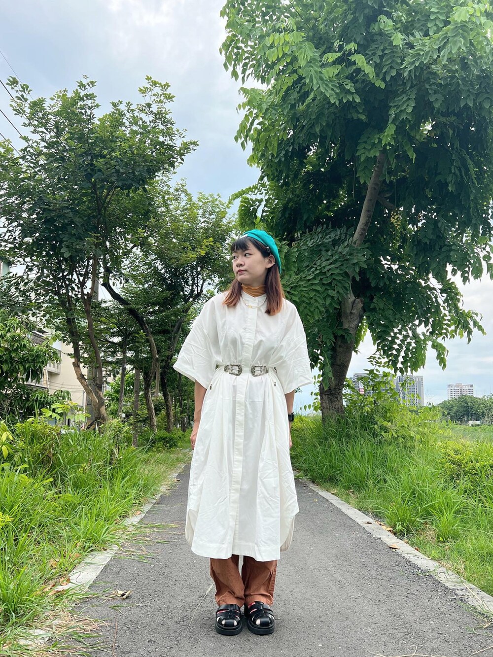 「GUBANのアイテム（ハンチング/ベレー帽、グリーン系）」を使った、Hsuanさん（レディース・157cm）の春コーディネートの2枚目の写真