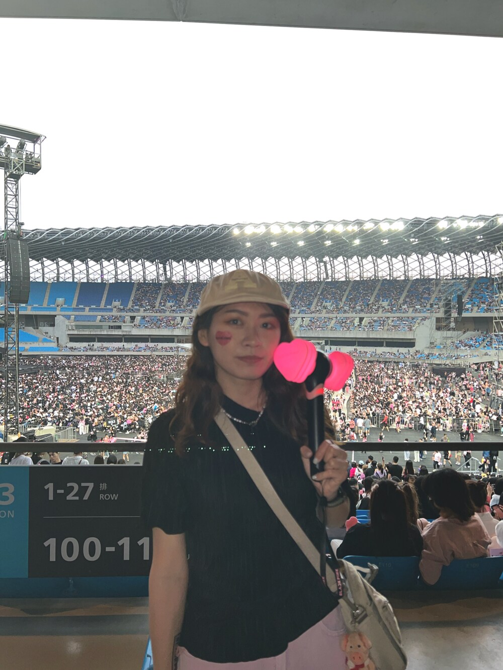 「blackpink、bornpink」｜「Appleのアイテム（腕時計、グリーン系）」を使った、Hsuanさん（レディース・157cm）の春コーディネートの2枚目の写真