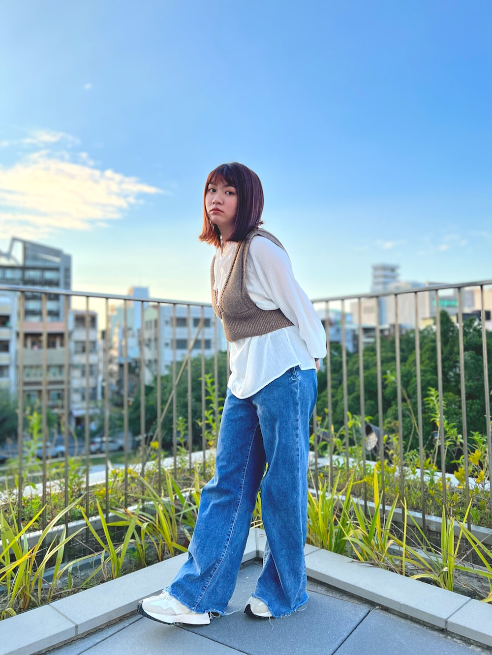 「ootd、GU、New Balance」｜「GUのアイテム（その他トップス、ブラウン系）」を使った、Hsuanさん（レディース・157cm）の春コーディネートの2枚目の写真