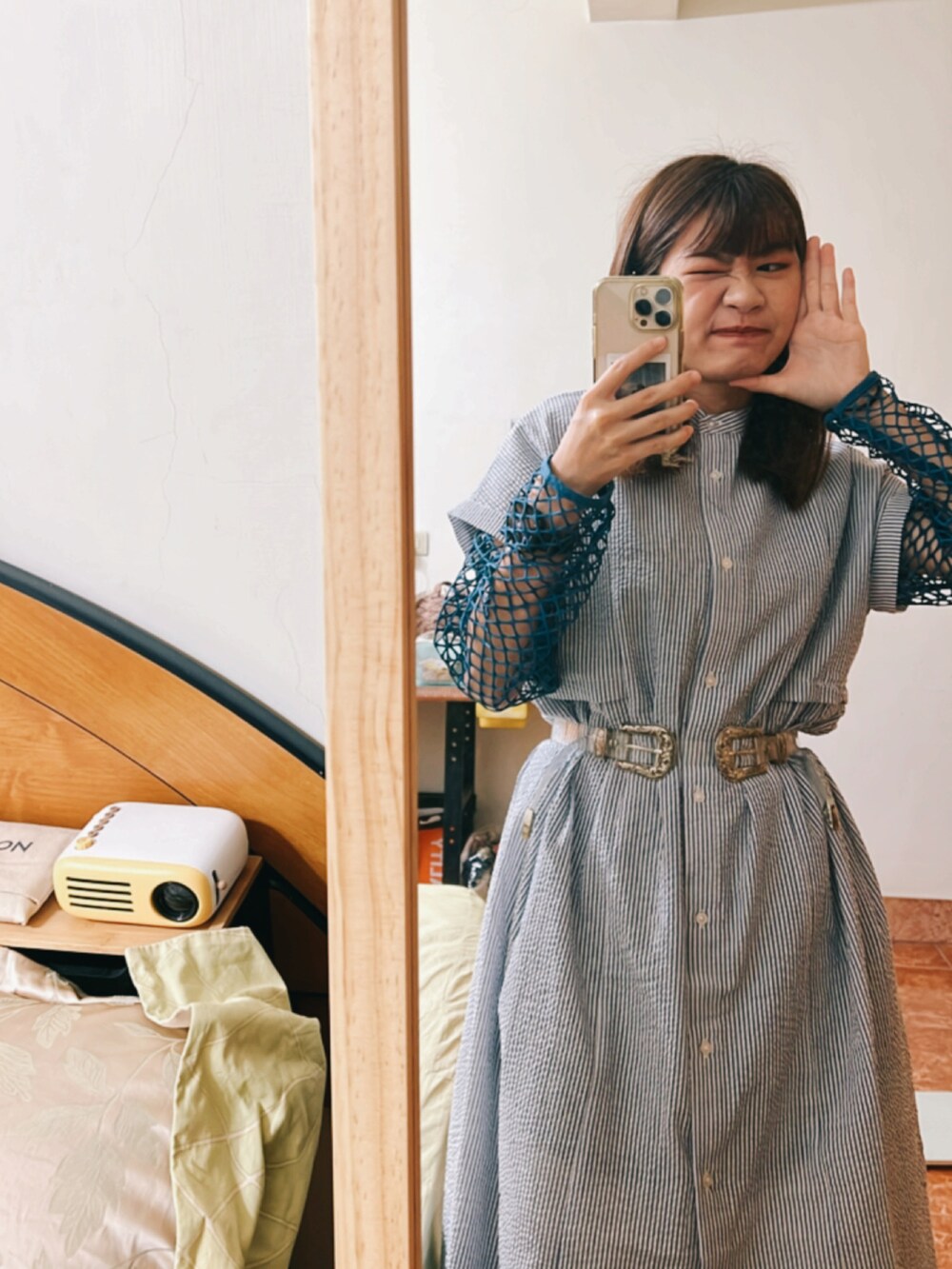 「日本代購🇯🇵のアイテム（シャツワンピース、ブルー系）」を使った、Hsuanさん（レディース・157cm）の春コーディネートの3枚目の写真