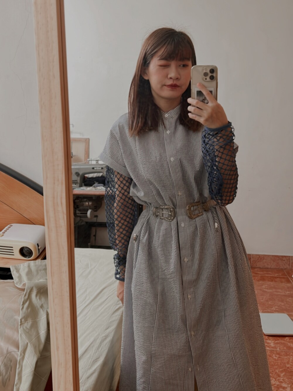 「日本代購🇯🇵のアイテム（シャツワンピース、ブルー系）」を使った、Hsuanさん（レディース・157cm）の春コーディネートの2枚目の写真