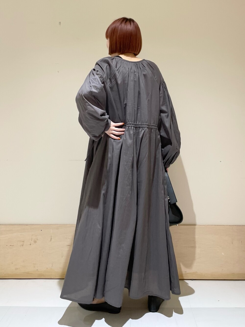 「URBAN RESEARCH DOORS、URBAN RESEARCH DOORS WOMENS、アーバンリサーチドアーズ、ワンピース、シンプルコーデ、シンプル、モノトーン、ビッグシルエット、休日スタイル、ボーダー、キレイめカジュアル、初夏コーデ、春夏コーデ、低身長、低身長コーデ」｜「FORK&SPOONのFORK&SPOON　丸胴タンクトップ（タンクトップ、ホワイト系）」を使った、ホンダ マユさん（レディース・152cm）の春コーディネートの5枚目の写真