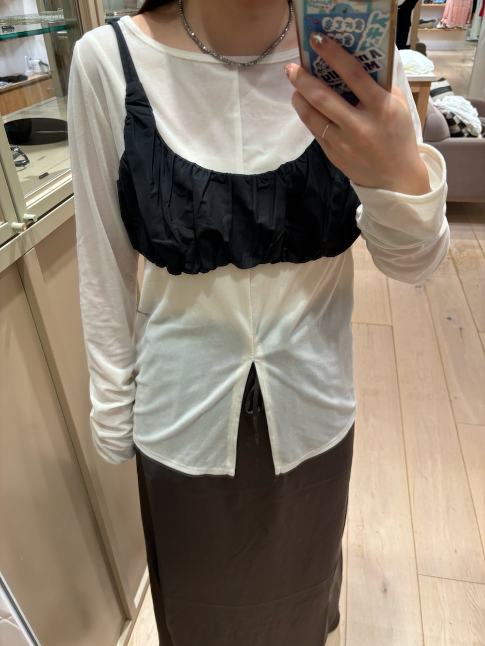 「スカート、ブラウン、ビスチェ、ビスチェコーデ、セットトップス、サテン、サテンスカート、秋服準備はじめました、厚底シューズ、大人ガーリー、着回しコーデ」｜「mysticのサテンマーメイドスカート（スカート、ブラウン系）」を使った、mamiさん（骨格ウェーブ・レディース・158cm）の秋コーディネートの2枚目の写真