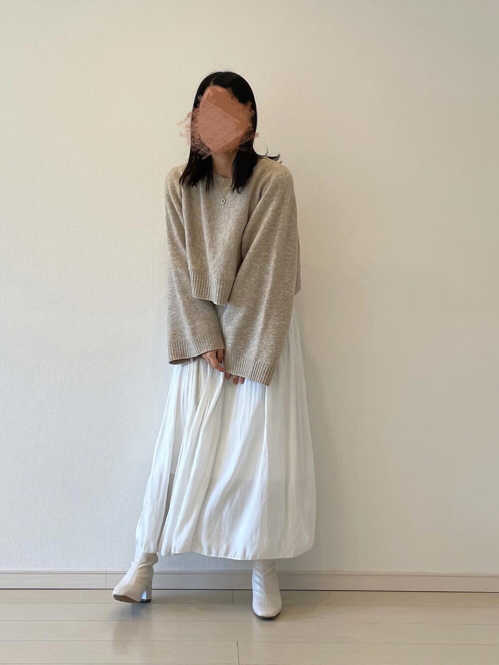 「冬コーデ、クリスマスコーデ、お洒落さんとつながりたい、大人かわいい、低身長、ロングスカート、淡色コーデ、淡色女子」｜「fifthのポケット付シャギーロングコート（トレンチコート、グレー系）」を使った、yuri*さん（レディース・152cm）の冬コーディネートの2枚目の写真