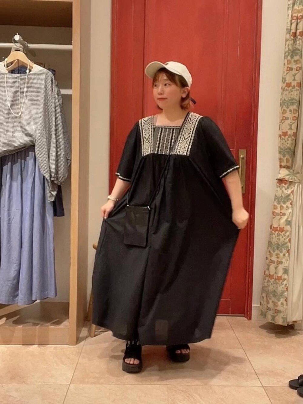 「低身長、カジュアル、ベーシック/シンプル、ワンピース、studio CLIP」｜「studio CLIPの刺繍切り替えワンピース（ワンピース、ブラック系）」を使った、み と ず と きさん（レディース・152cm）の夏コーディネートの8枚目の写真