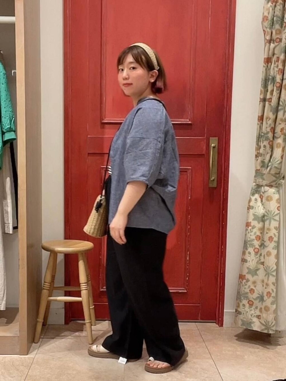 「低身長、カジュアル、ベーシック/シンプル」｜「studio CLIPの軽らくトングサンダル（サンダル、ホワイト系）」を使った、み と ず と きさん（レディース・152cm）の夏コーディネートの3枚目の写真