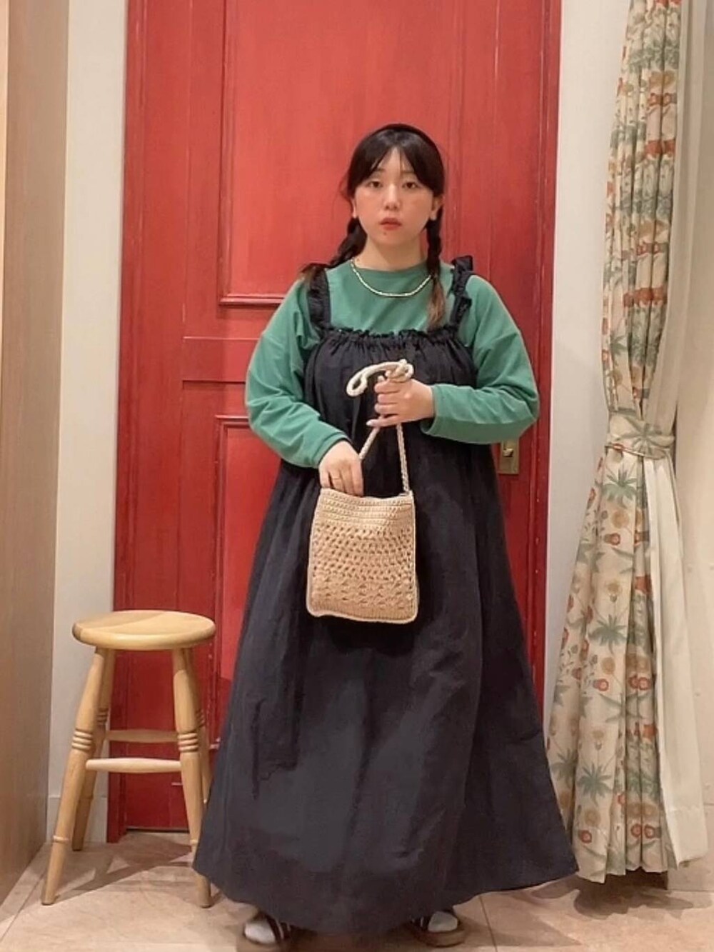 み と ず と きさんの「メタル変形ボールネックレス（studio CLIP）」を使ったコーディネートの5枚目の写真