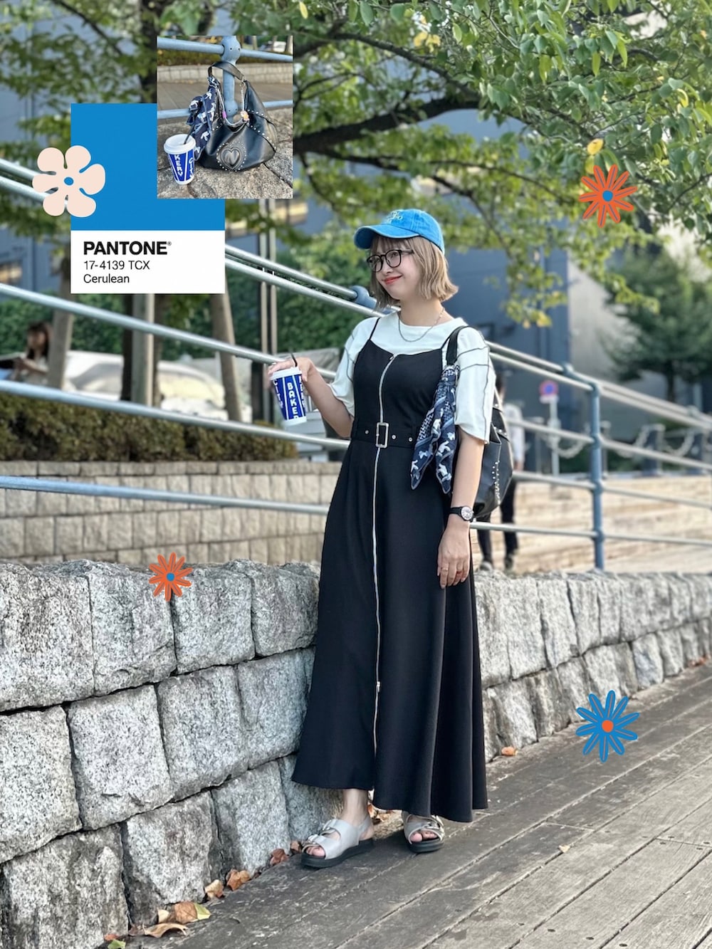 グレー系のサンダル、ブラック系のワンピース、シルバー系のネックレスを着用したレディースの秋コーディネートの3枚目の写真