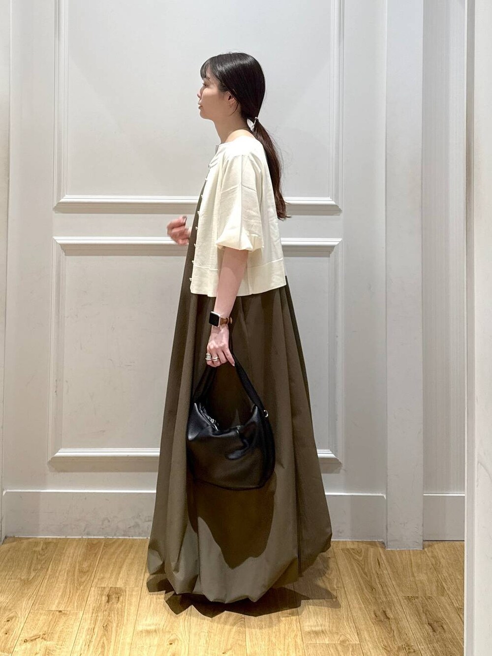 「きれいめ、SNAP_apart by lowrys、apart by lowrys、カジュアル、フェミニン」｜「A part byのワンショルカナグツキバッグ（ハンドバッグ、ブラック系）」を使った、ゆいぴさん（レディース・156cm）の夏コーディネートの2枚目の写真