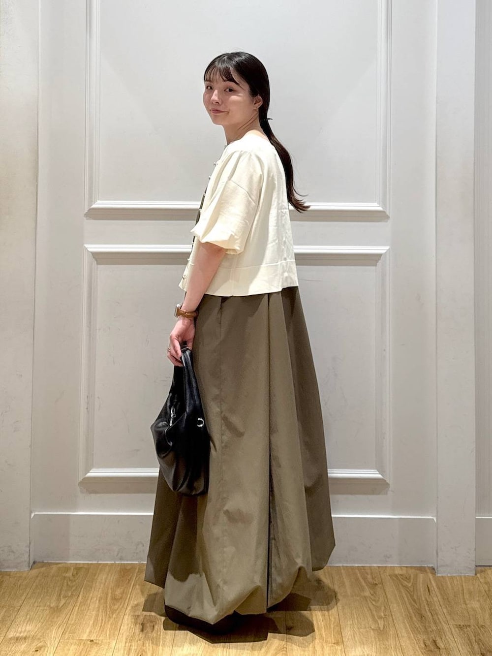 「きれいめ、SNAP_apart by lowrys、apart by lowrys、カジュアル、フェミニン」｜「A part byのワンショルカナグツキバッグ（ハンドバッグ、ブラック系）」を使った、ゆいぴさん（レディース・156cm）の夏コーディネートの3枚目の写真