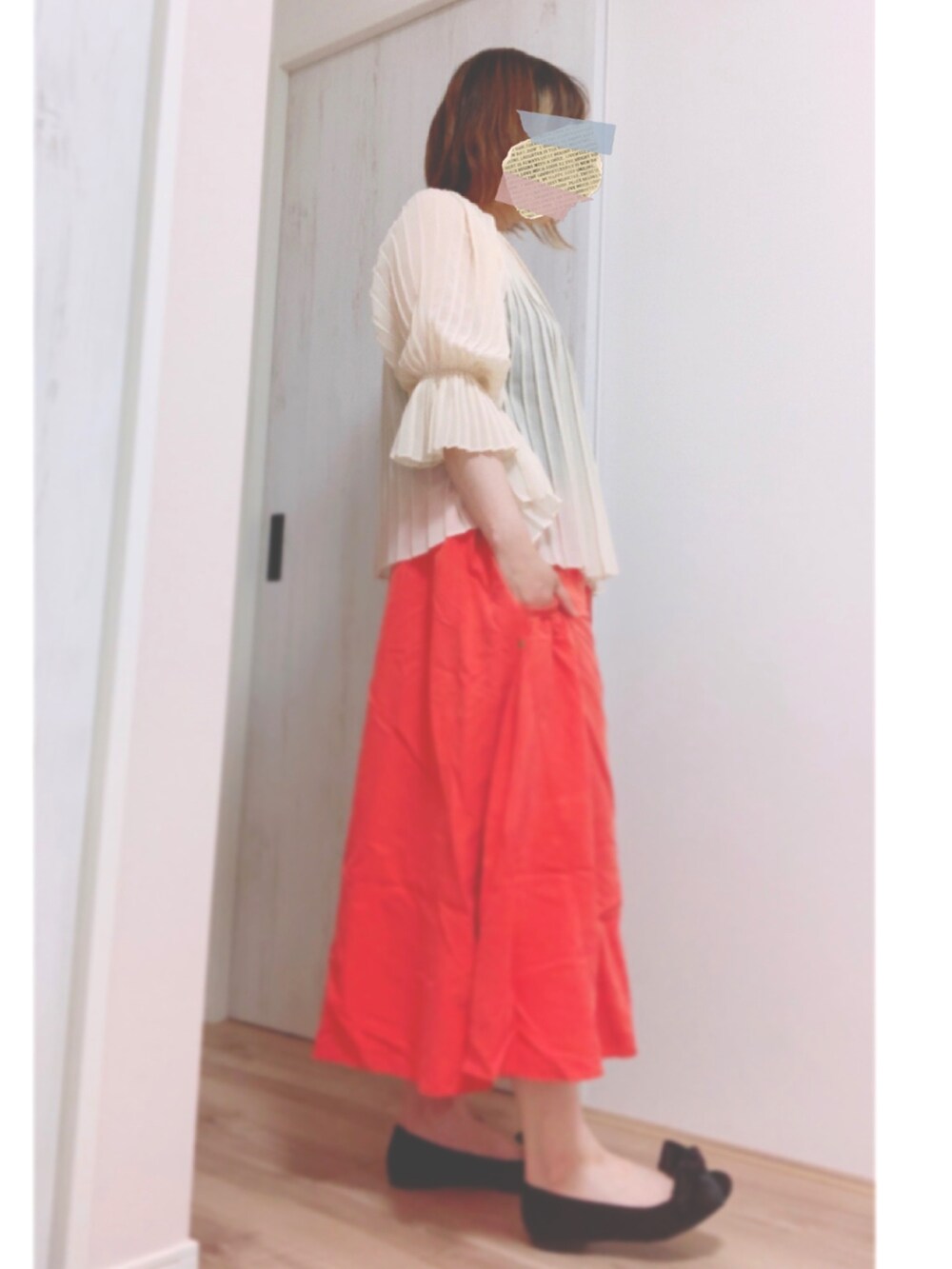 「休日スタイル、大人カジュアル、カジュアルコーデ、おしゃれさんと繋がりたい、カラーコーデ、キレイめ、パンプス、シフォン、オトナ女子、ママコーデ、オレンジ」|「mercibeaucoup,のB:イロトロミ(スカート、レッド系)」を使った、まっきぃ〜さん(レディース・156cm)の春コーディネートの2枚目の写真