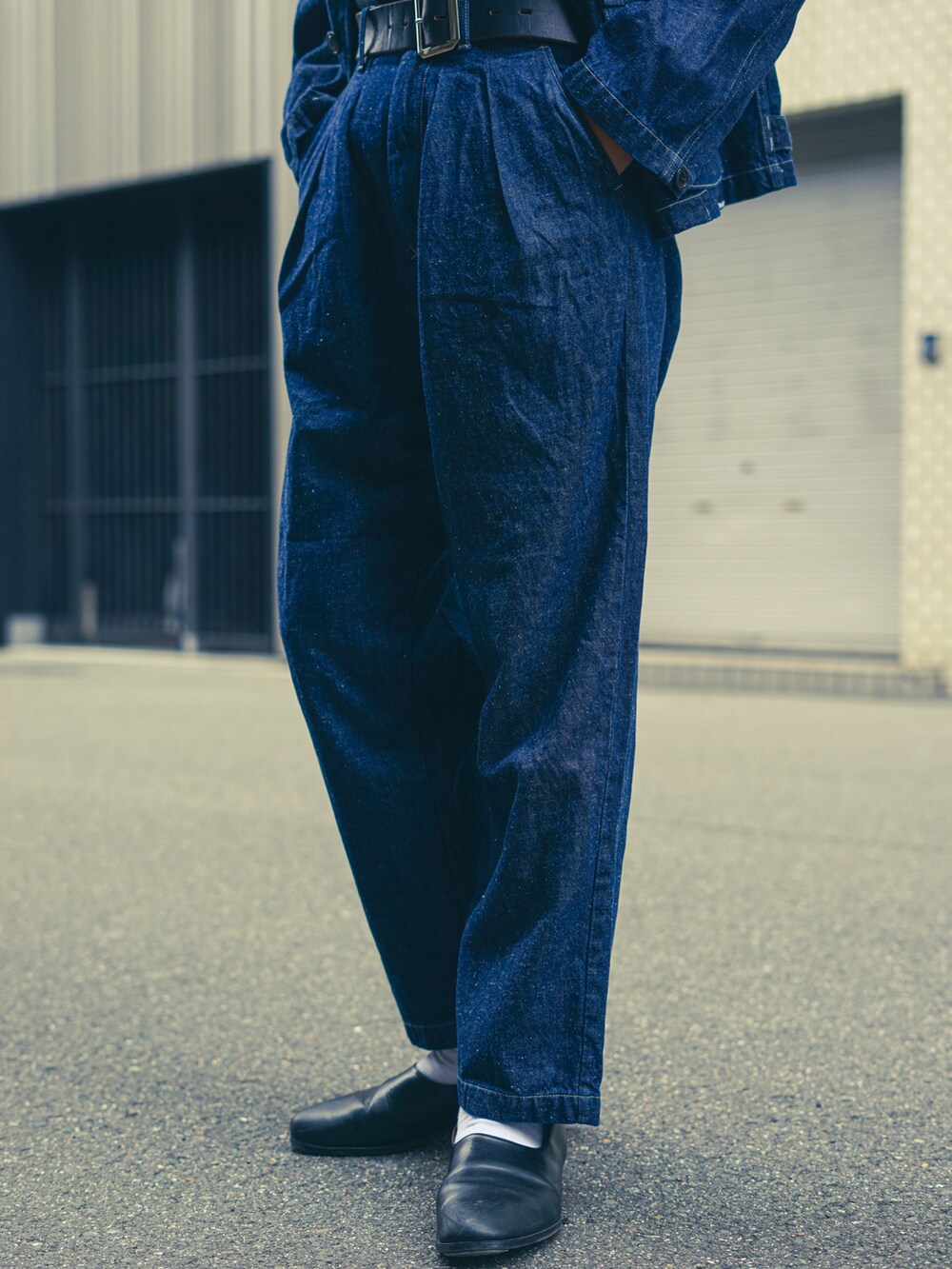 「私の推しブランド、秋冬コーデ、おしゃれさんと繋がりたい、今日のコーデ、メンズファッション、ootd、でにむ、ワイドパンツ、スラックス、アメカジ、デニムオンデニム、デニムコーデ、SCHOTT」｜「schottのSchott/ショット/NEP DENIM WORK JACKET/ネップデニム ワークジャケット（デニムジャケット、ブルー系）」を使った、Renさん（メンズ・176cm）の冬コーディネートの3枚目の写真